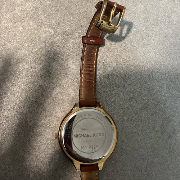MICHAEL KORS - Slim Runway Double-Wrap Watch - USED - Picture 4 of 4